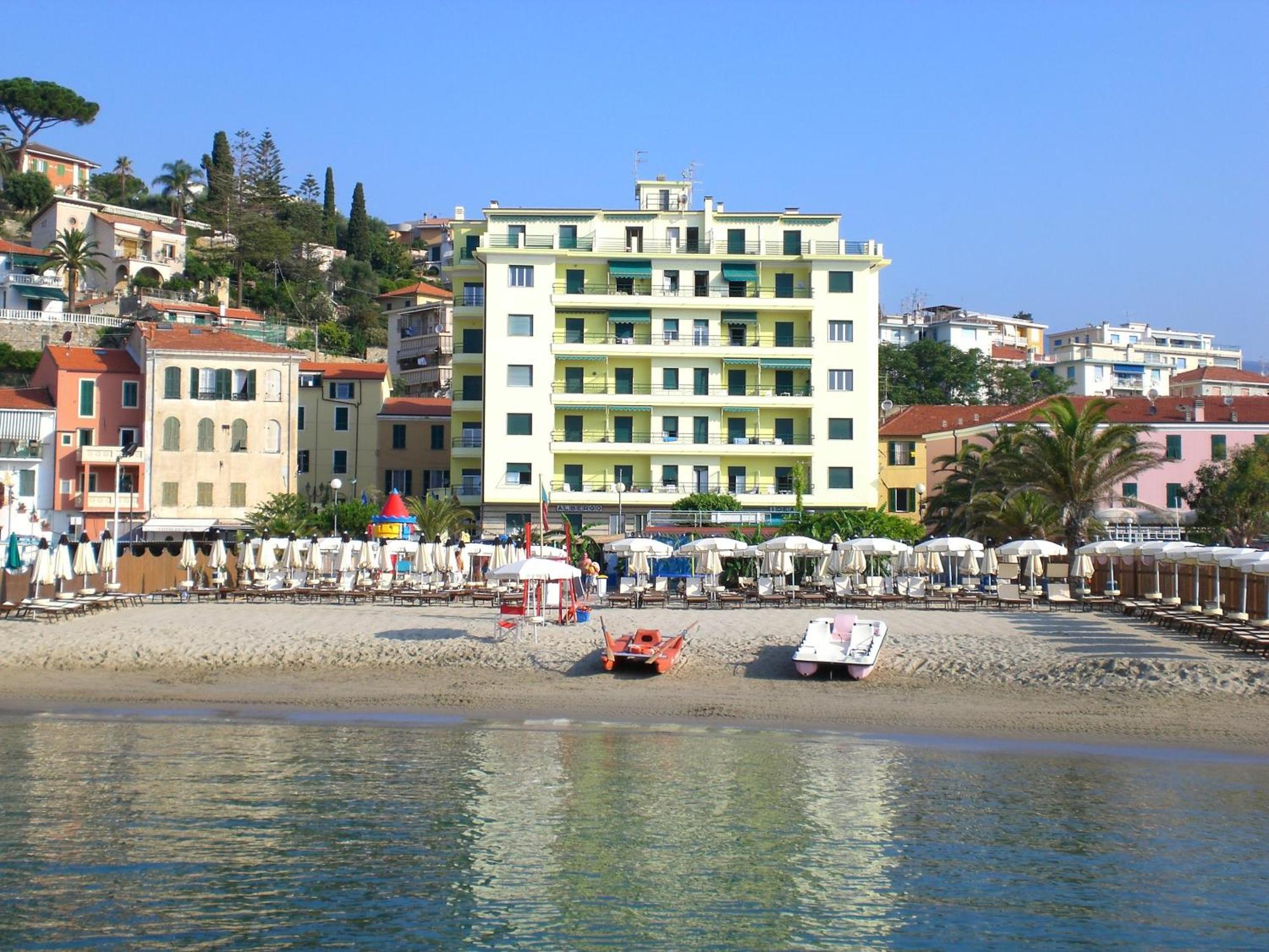 Hotel Ideal Arma di Taggia Esterno foto
