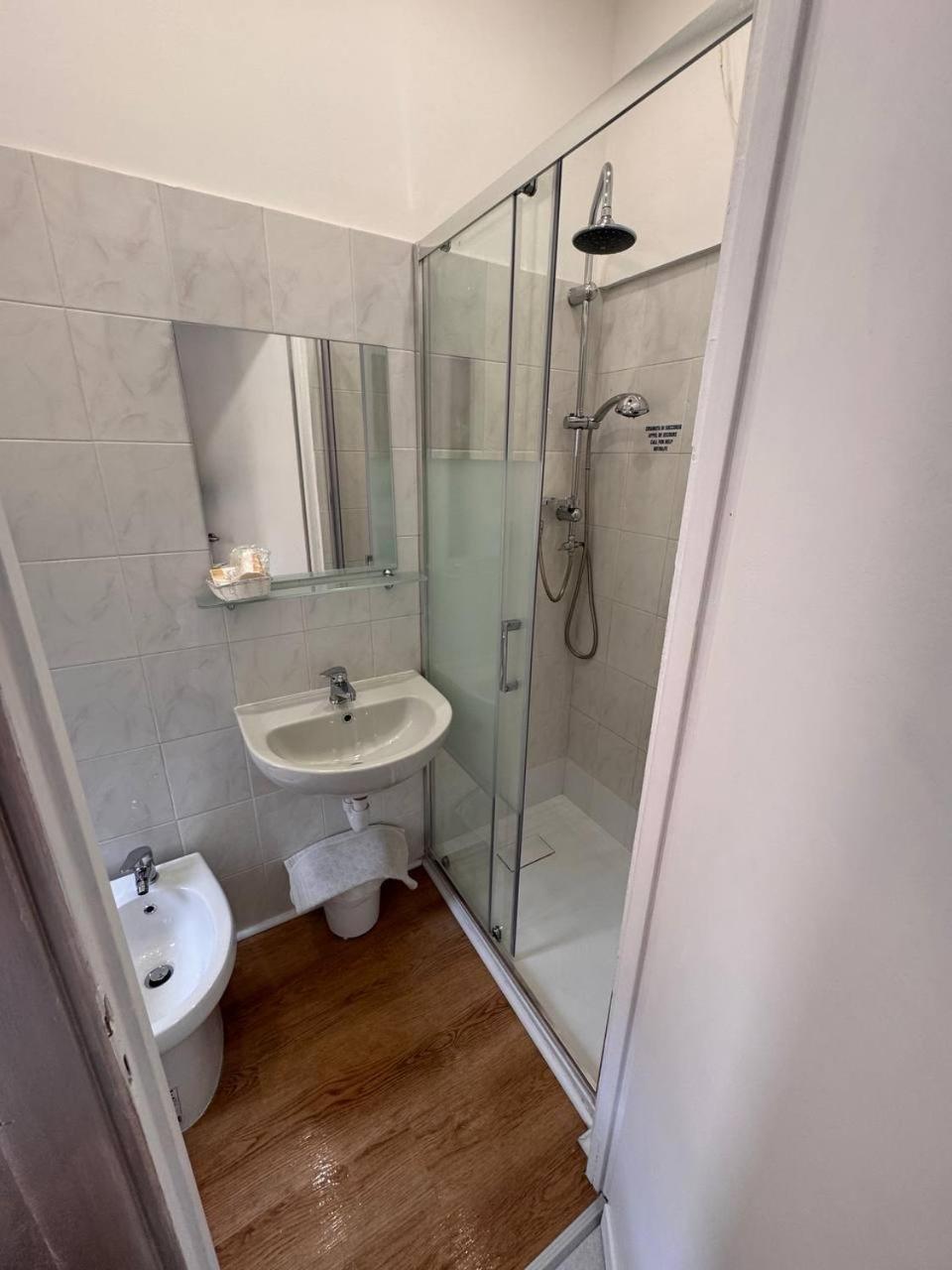 Hotel Ideal Arma di Taggia Esterno foto