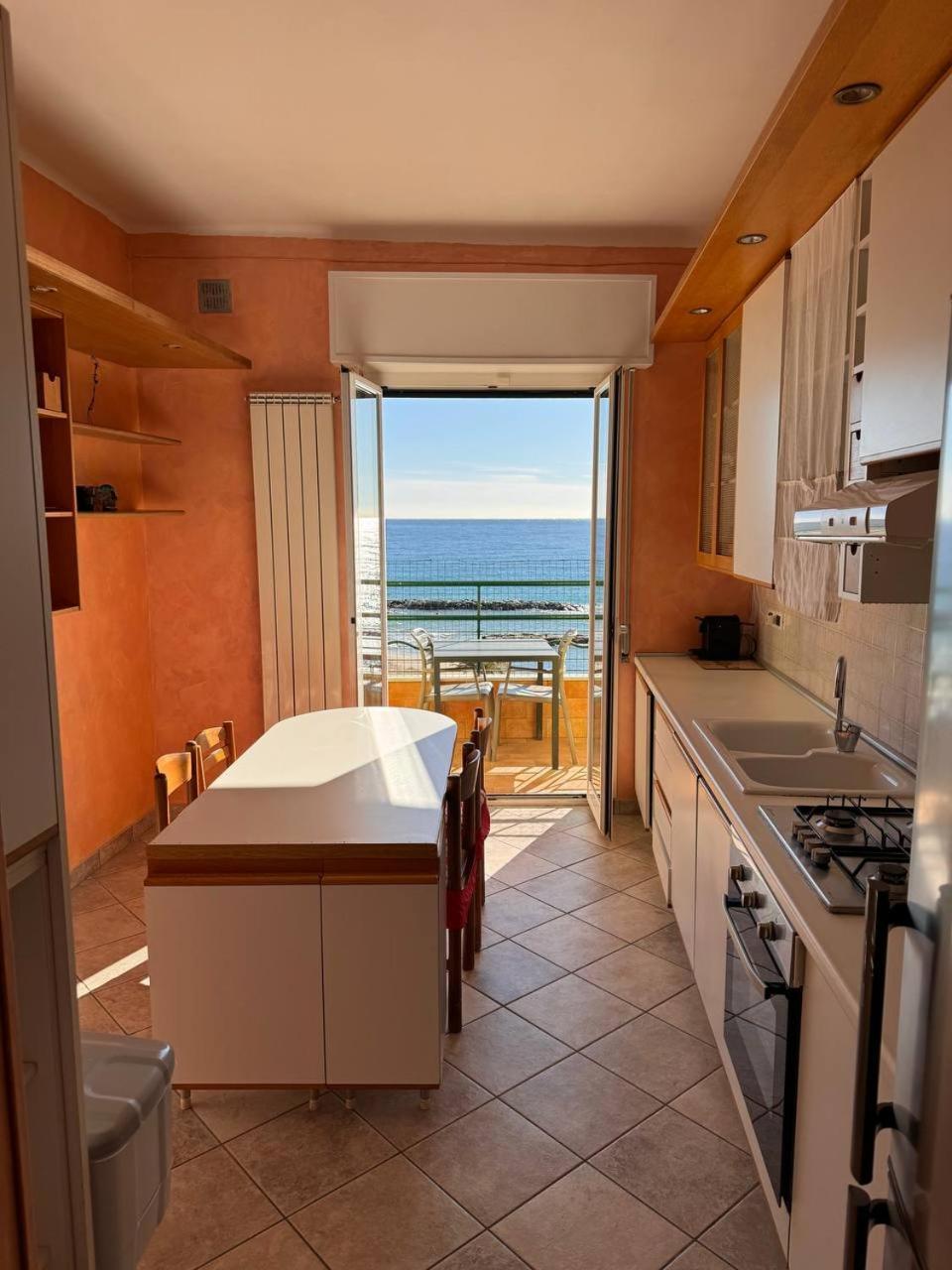 Hotel Ideal Arma di Taggia Esterno foto